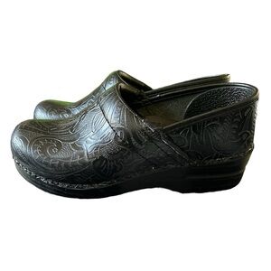 Dansko Professional Black Tooled Leather Clogs Size EUR 39 Good Condition